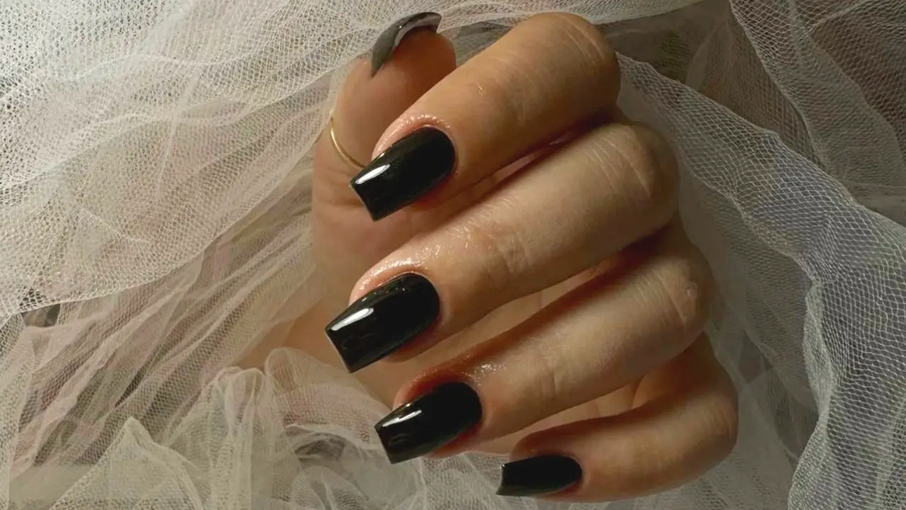 Arguments In Favor Of Black Nail Polish Being Classy