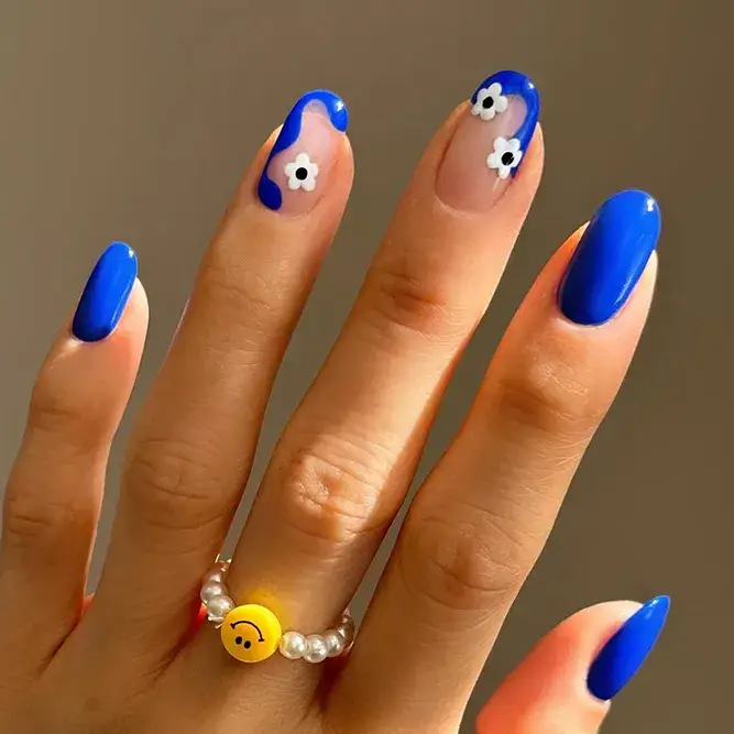 Blue Floral Nails For Romantic Girls