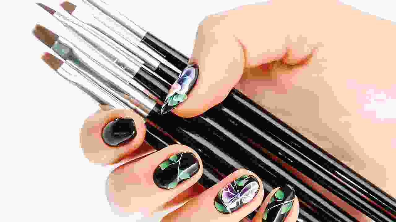 Choosing The Right Nail Brushes For Different Techniques