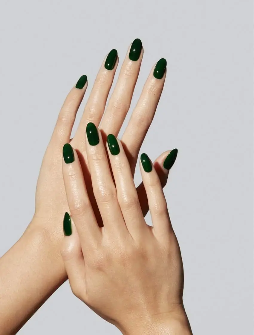 Classic Rounded Emerald Green Nails