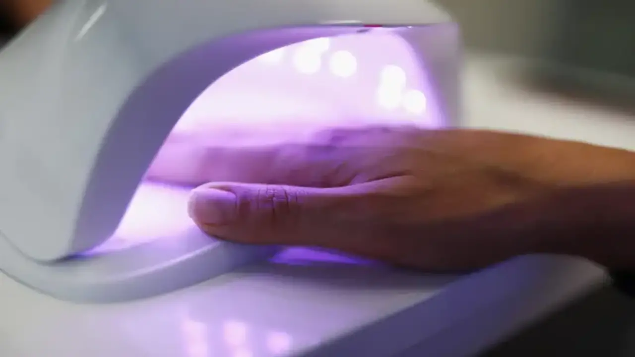 Common Mistakes To Avoid When Curing Gel Polish With UV Light