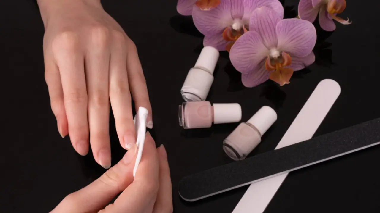 How To Remove Gel Nail Polish With Sugar - Step-By-Step Guide