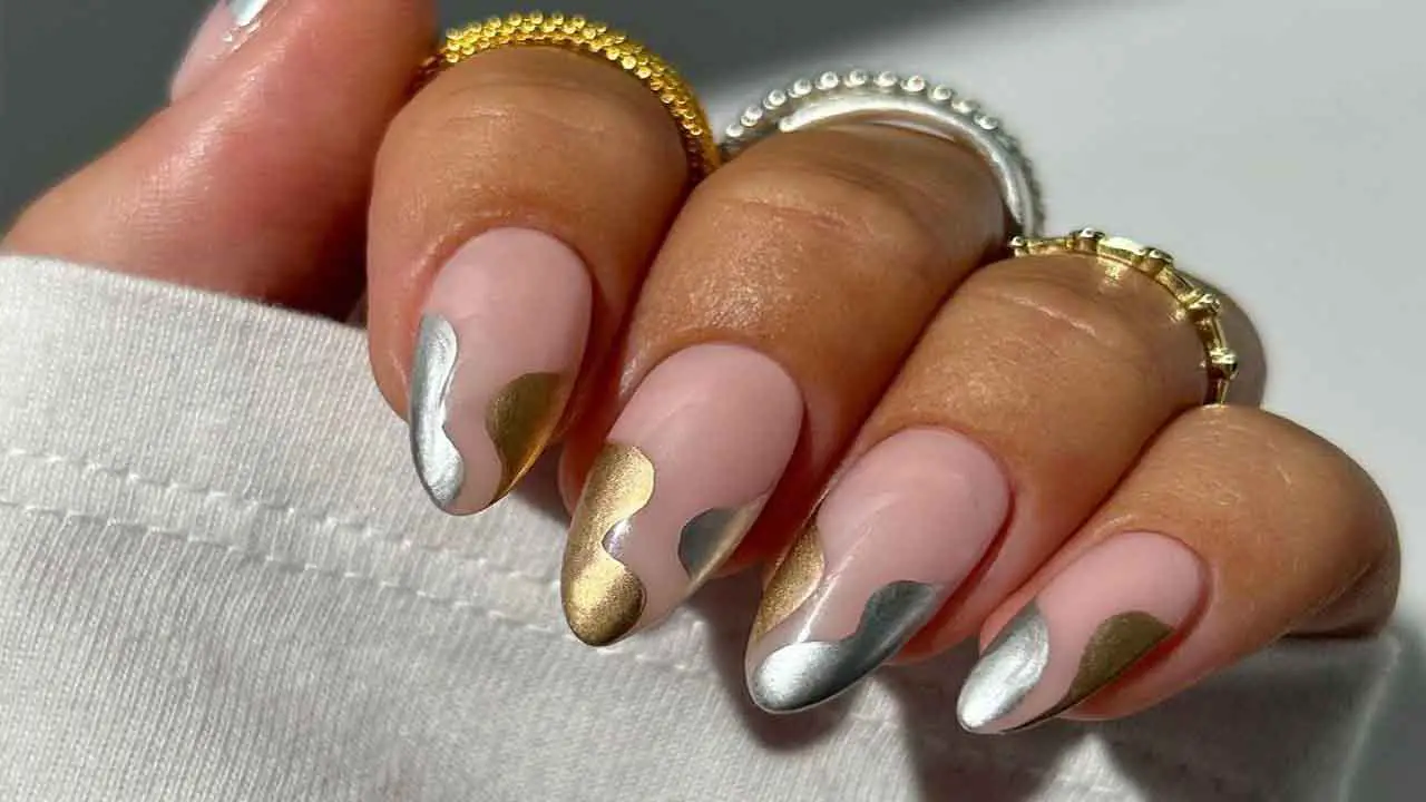 Metallic And Shimmery Nail Polish Ideas