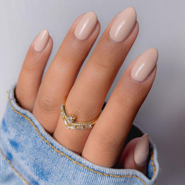 Neutral Nail Polish Shades For Taupe Dresses