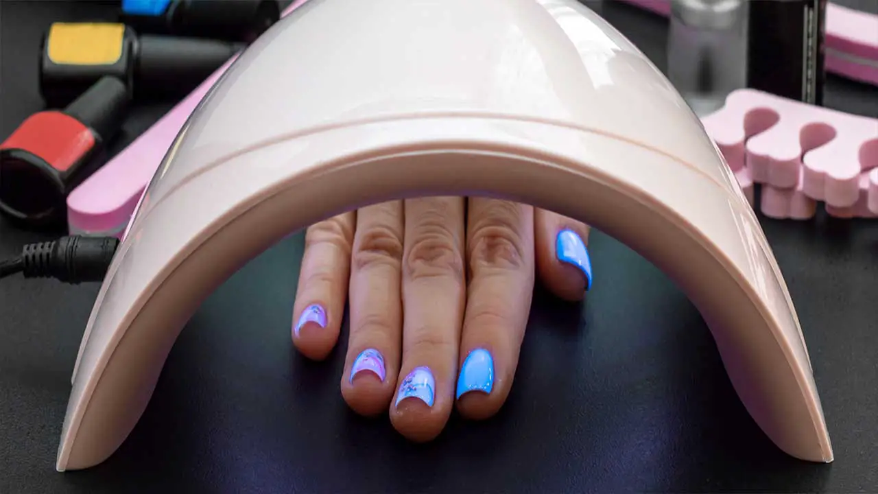 Safety Precautions When Using UV Light For Gel Polish