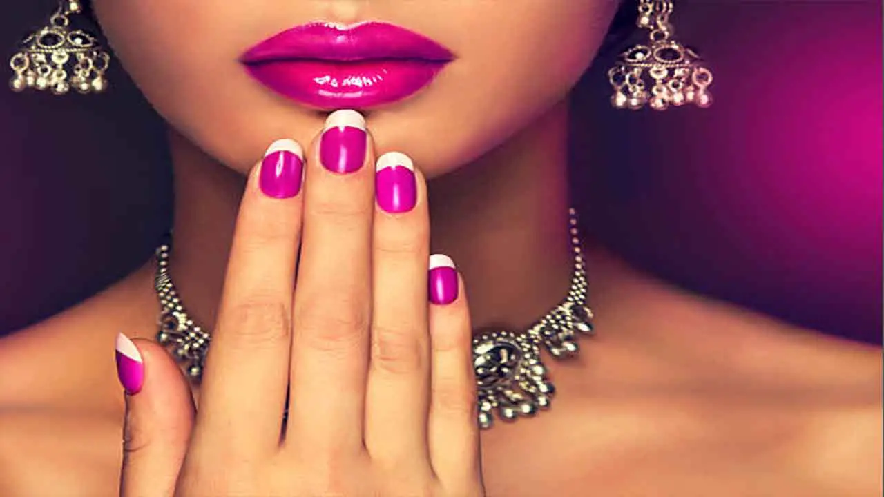 Should Lipstick Match Nail Polish - Breaking The Rules