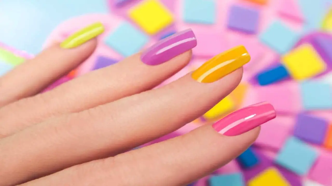 The Pros And Cons Of Using Nail Wraps