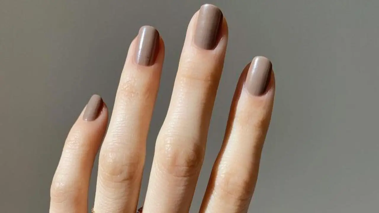 What Color Nail Polish With Taupe Dress 4 Expert Tips