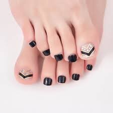 Black-Toe-Nail-Colors-8