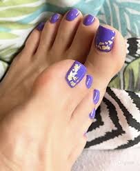 Dark-Color-Ideas-for-Toes-6