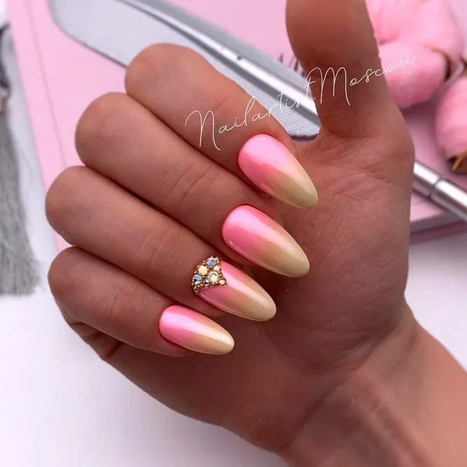 Light-Pink-Nails-with-Rhinestone-1