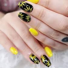 Yellow-Color-Nails-With-Black-Accent-7