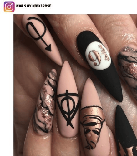 9-¾-Platform-Harry-Potter-Nail-Designs-3