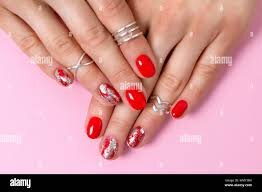 Abstract-Christmas-Nails-6