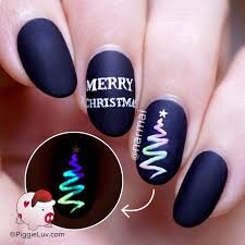 Abstract-Christmas-Nails-7