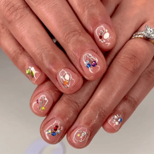 Abstract-Nail-Art-With-Negative-Space-1