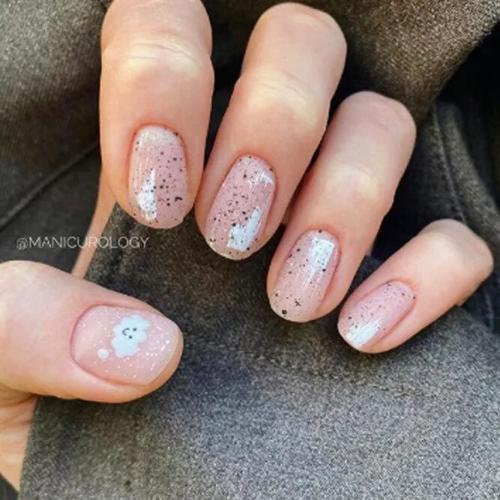 Abstract-Nails-Art-With-Cute-Details-1