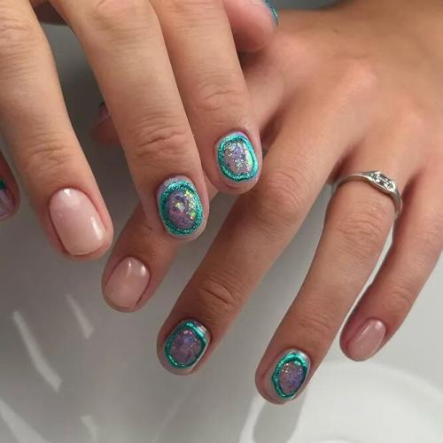 Abstract-Nails-Designs-For-Summer-1 (1)