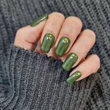 Accent-Nails-With-a-Simple-Design-You-Can-Do-by-Yourself-5