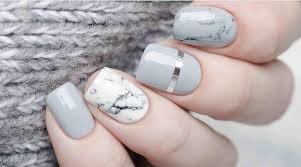 Accent-Nails-With-a-Simple-Design-You-Can-Do-by-Yourself-7