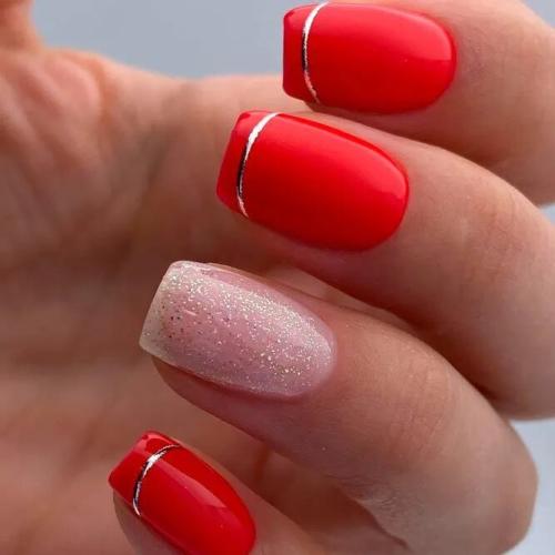 Accent-Nails-–-Use-Another-Color-to-Accentuate-the-Ring-Finger-1
