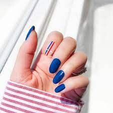 Accent-Nails-–-Use-Another-Color-to-Accentuate-the-Ring-Finger-5