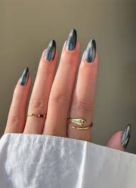 Adorned-Design-For-Short-Classy-Nails-5