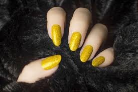 Adorned-Design-For-Short-Classy-Nails-6