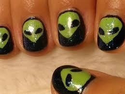 Alien-Long-Nail-Art-10