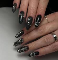 Alien-Long-Nail-Art-9