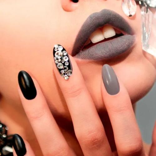 Almond-Nails-With-Rhinestones-And-Studs-3
