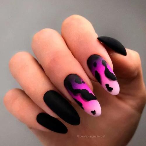 Almond-Shaped-Nails-With-Two-Mix-Colors-1