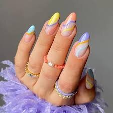 Almond-Shaped-Nails-With-Two-Mix-Colors-7