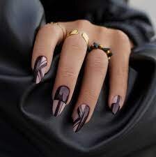 Always-Popular-–-Geometric-Nails-9