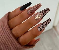 Animal-Print-On-Long-Nails-10