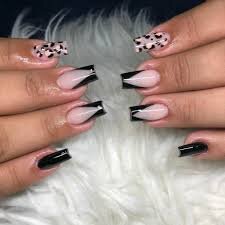 Animal-Print-on-White-and-Black-Nail-Designs-10