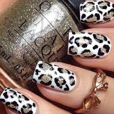 Animal-Print-on-White-and-Black-Nail-Designs-5