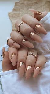 Asymmetric-Glitter-Wedding-Nails-2