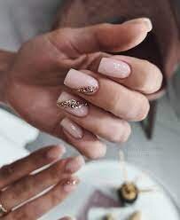 Asymmetric-Glitter-Wedding-Nails-4