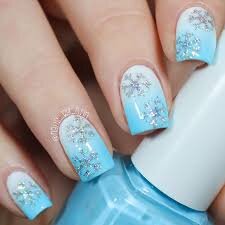 Baby-Blue-Christmas-Nails-7