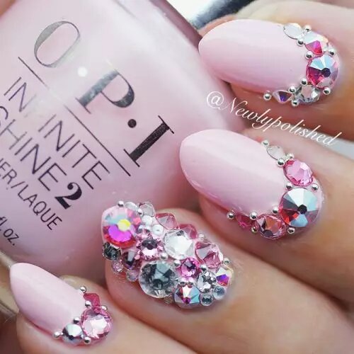 Beautiful-Nails-With-Royal-Rhinestones-1