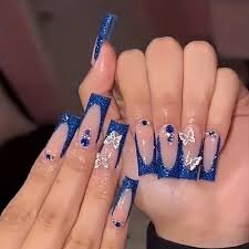 Beautiful-Nails-With-Royal-Rhinestones-3