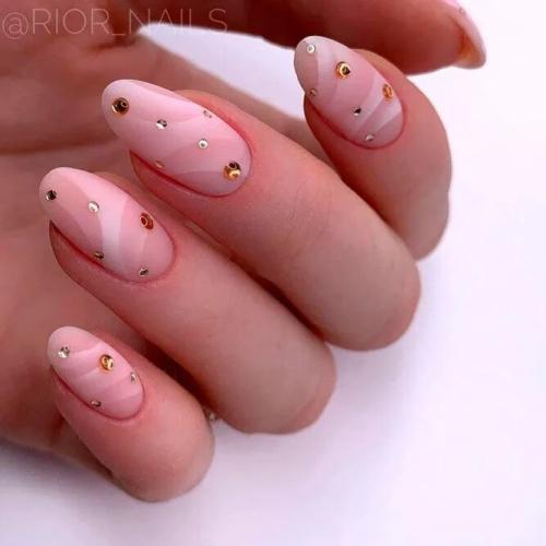 Beige-And-Cognac-Almond-Shaped-Nails-1