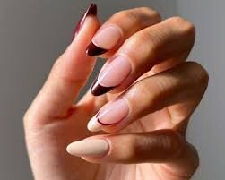 Beige-And-Cognac-Almond-Shaped-Nails-5