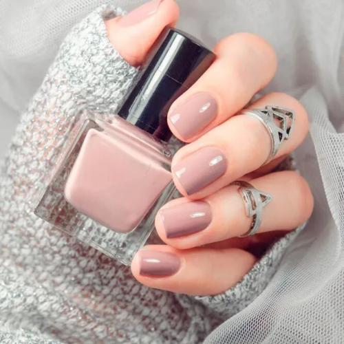 Best-Nude-Color-Nails-For-Your-Skin-Tone-3