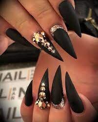 Black-And-Gold-Long-Nail-Art-3