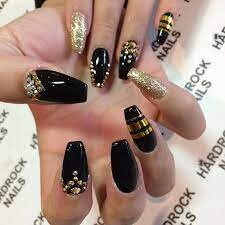 Black-And-Gold-Long-Nail-Art-5