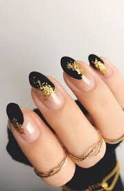 Black-And-Gold-Long-Nail-Art-7