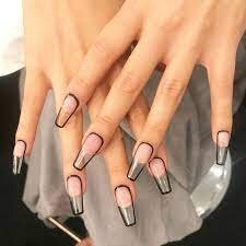 Black-And-Silver-Outline-Nails-2