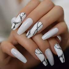 Black-And-White-Nails-5